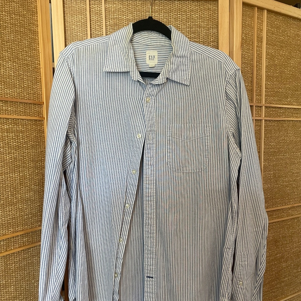 M Gap Long Sleeve Shirt
